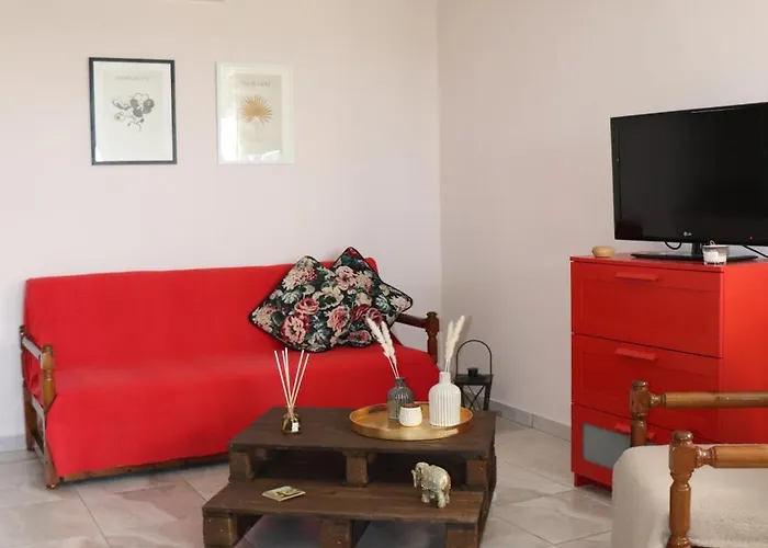 Lia's * Σκοτίνα