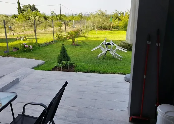 Lia's Σκοτίνα